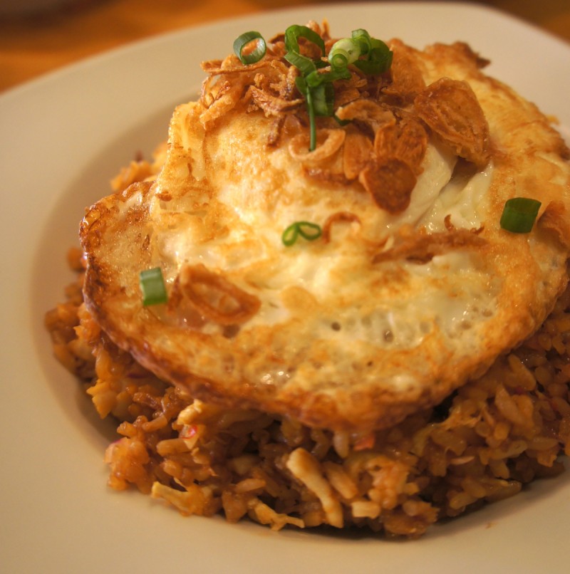 Nasi Goreng Indonesia - hot Spicy sambai fried rice with shrimp, chicken and onions, topped with a fried egg. I think the nasi goreng kari fried rice may be a better option - that kari sauce is so good on everything. 