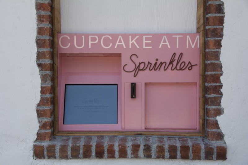 Sprinkles cupcake bakery opens Sunday at Disney Springs