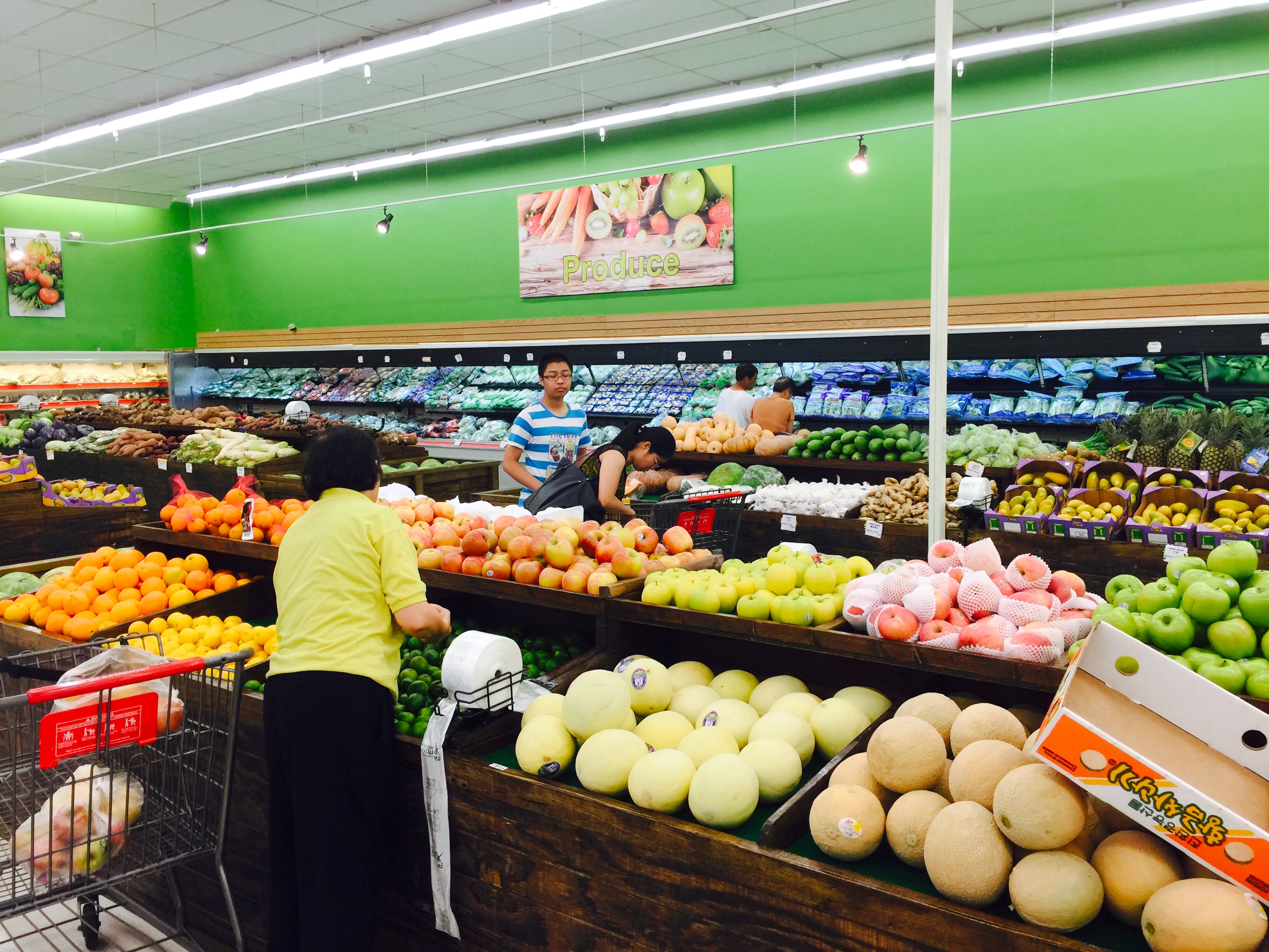 Look inside new Mia Supermarket on Bumby and Colonial