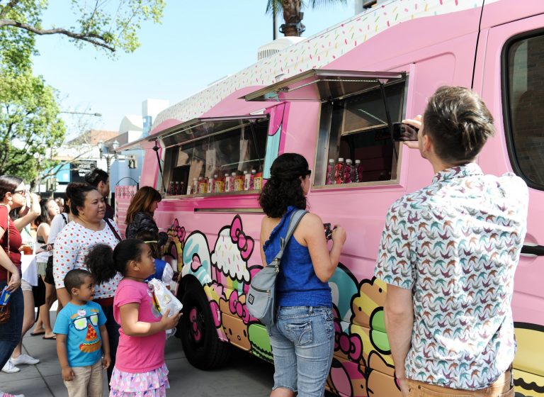 Hello Kitty Pop Up Cafe Food Truck in Orlando this Saturday