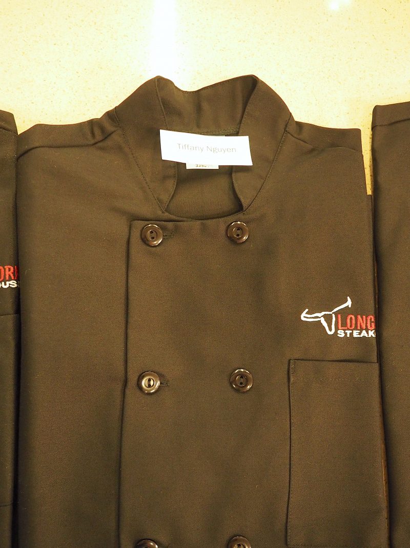 NEW LONGHORN STEAKHOUSE UNIFORM CHEF SHIRT NRO CERTIFIED TRAINER GRAY SIZE MED 