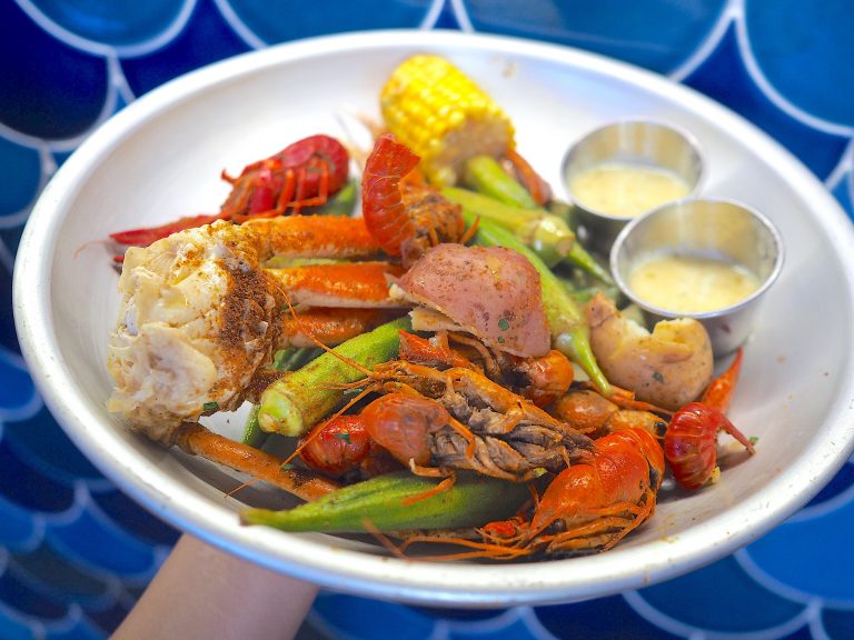 Reel Fish Coastal Kitchen & Bar Celebrates Mardi Gras with Crawfish Boil and All-Day Fat Tuesday Specials