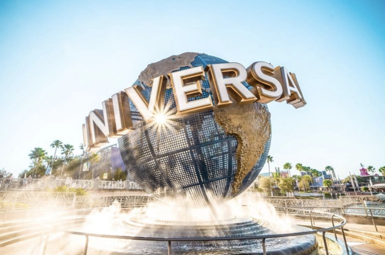 A Foodie’s Guide to Must-Have Snacks at Universal Orlando Resort