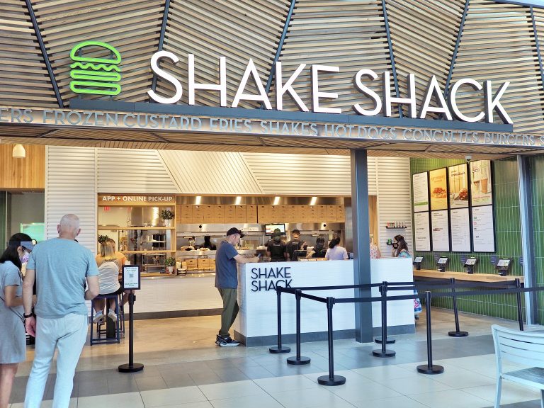 First Look: Shake Shack at the Orlando Vineland Premium Outlets