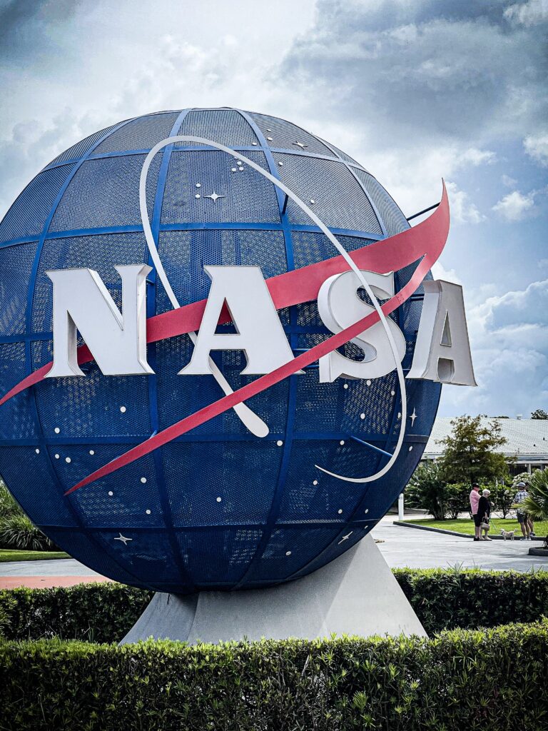 NASA’s Kennedy Space Center Visitor Complex debuts Gateway Experience and Artemis Mission Manual Scavenger Hunt –