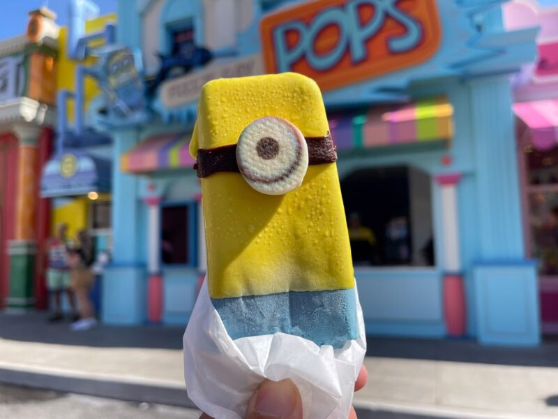 Universal Studios Despicable Me Freeze Ray Bubble Gun