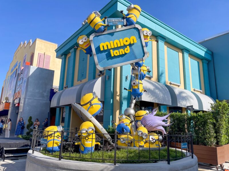 Universal Studios Despicable Me Freeze Ray Bubble Gun